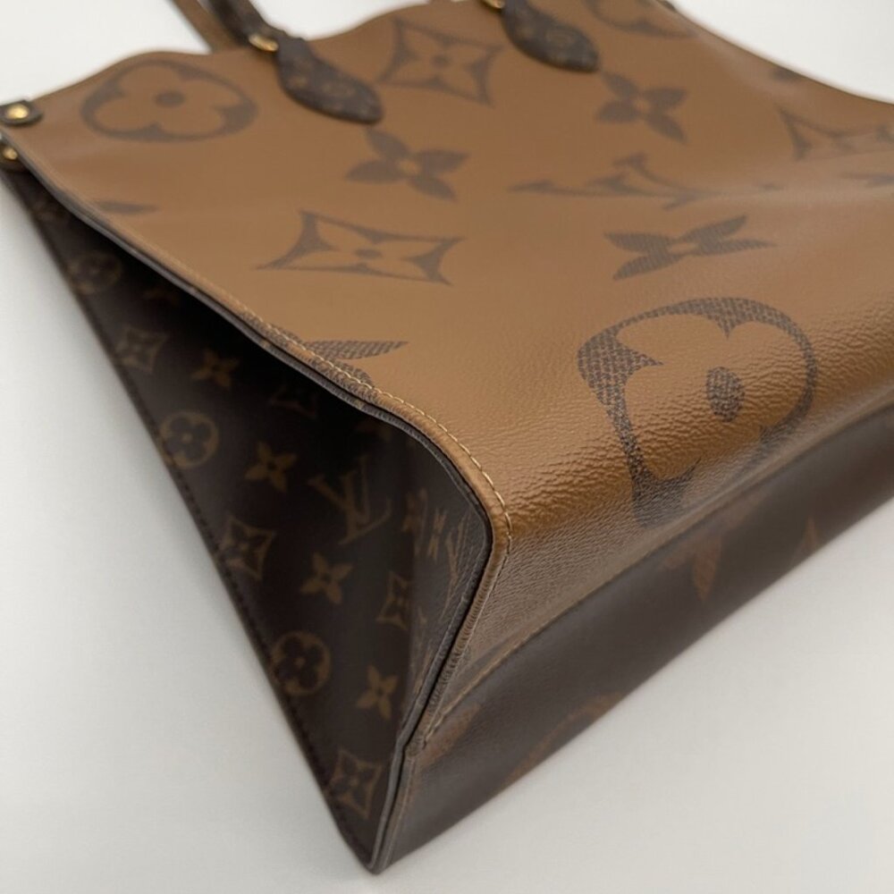 Louis Vuitton Monogram Reverse On The Go GM Shoulder Tote Beige/Brown (141975) - Picture 9 of 11